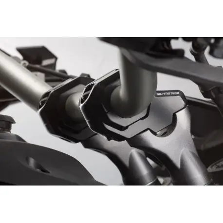 Kit réhausse de guidon moto avec déport SW MOTECH diam 22mm H 30 mm. Recul de 21 mm Dernière Chance
