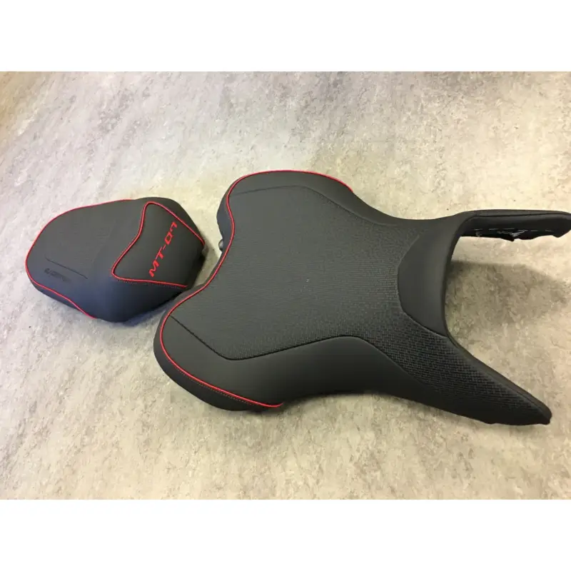 Selle Bagster READY LUXE noir liserés rouge pour Yamaha MT07 2018-2024 Satisfait Ou Remboursé